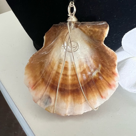 Handmade Shell Necklace - Picture 3 of 3